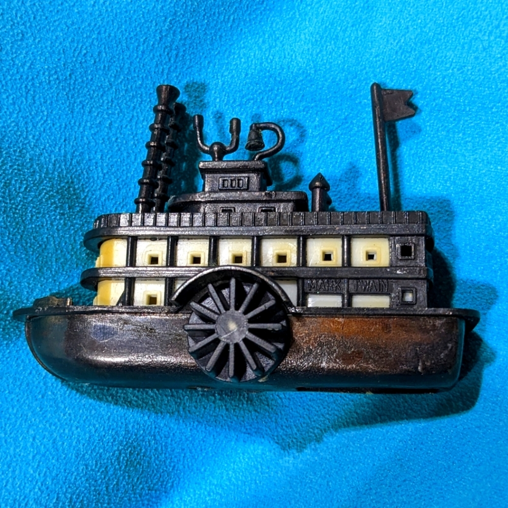 Vintage Mark Twain Paddle Wheel Riverboat Die Cast Collectible Pencil Sharpener